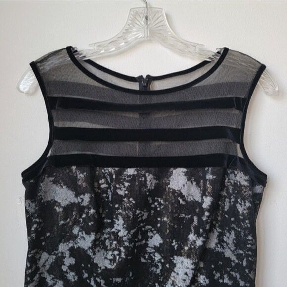 Tadashi SHOJI Velvet Trim Black Shift Dress Size 4 - Picture 4 of 14